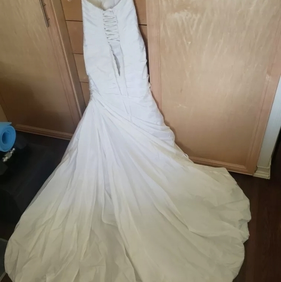 David's bridal wedding gown - Picture 2 of 9